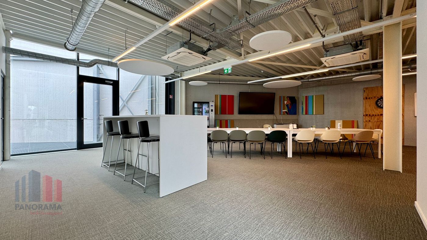 Meeting and collaboration space